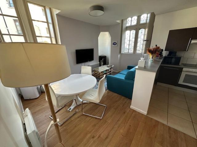 Charmant appartement au calme sur vezere Uzerche Extérieur photo